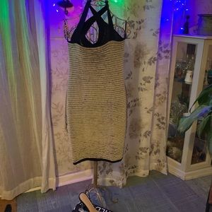 💰 Gently loved women’s size small crisscross dress. BOGO DEAL.